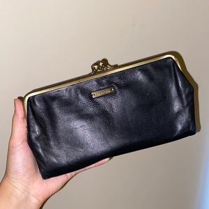 Black clutch